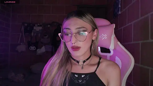 Andrea camilaaa online show from 06-11-26, 12:43