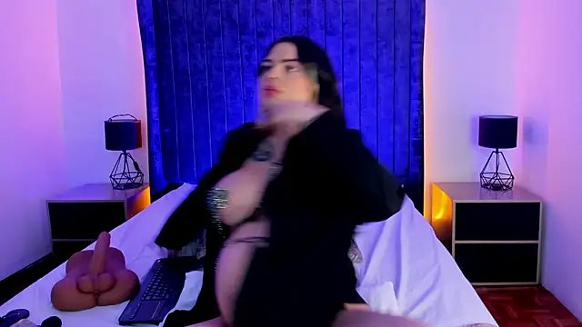 Snapshot of TahliaNovoa chatting on 10-25-25, 04:31 TahliaNovoa online show from 10-25-25, 04:31