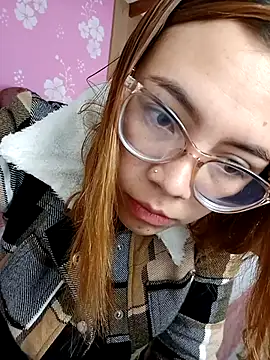 AlissonPeach01 online show from 11-05-25, 12:27