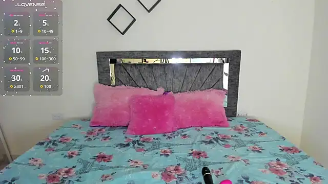 Laurasofia01 online show from 11-16-25, 01:39