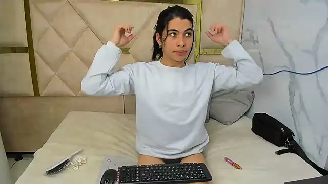 Snapshot of Allisonts69 chatting on 09-19-25, 04:36 Allisonts69 online show from 09-19-25, 04:36