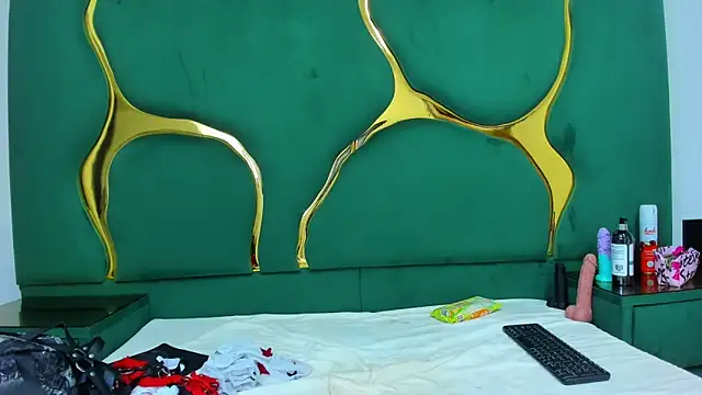 Snapshot of Allisonts69 chatting on 11-04-25, 03:11 Allisonts69 online show from 11-04-25, 03:11