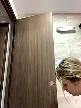 Snapshot of karla-thomsom10 chatting on 01-14-26, 10:03 karla-thomsom10 online show from 01-14-26, 10:03