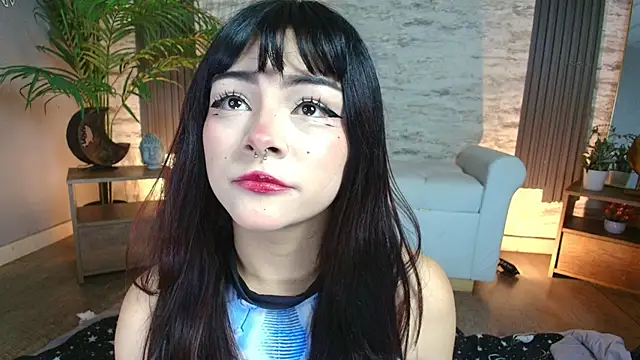 Snapshot of sakuramoss chatting on 10-11-25, 06:23 sakuramoss online show from 10-11-25, 06:23