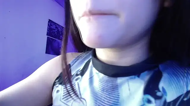 Snapshot of sakuramoss chatting on 10-19-25, 06:03 sakuramoss online show from 10-19-25, 06:03