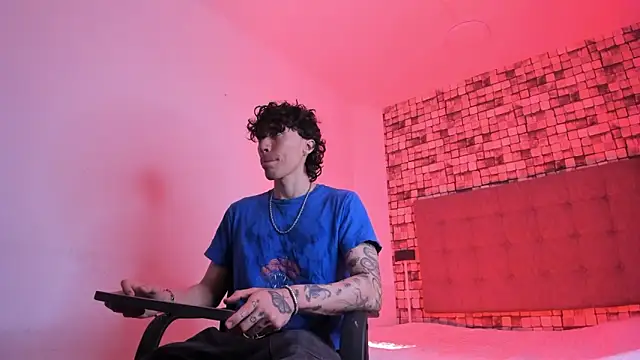 Snapshot of felix__star chatting on 09-25-25, 08:01 felix star online show from 09-25-25, 08:01