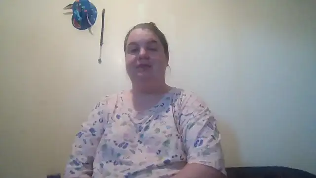 Snapshot of LittleBunny3 chatting on 10-14-25, 06:20 LittleBunny3 online show from 10-14-25, 06:20