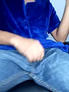 Snapshot of Bosssweet22cm chatting on 02-03-26, 04:32 Bosssweet22cm online show from 02-03-26, 04:32