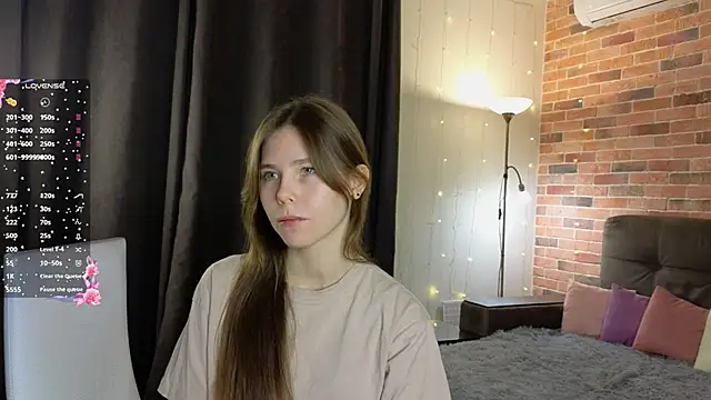 EmiliDen online show from 11-18-25, 05:06