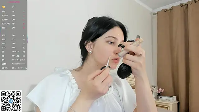 Snapshot of EnricaElis chatting on 09-21-25, 08:10 EnricaElis online show from 09-21-25, 08:10