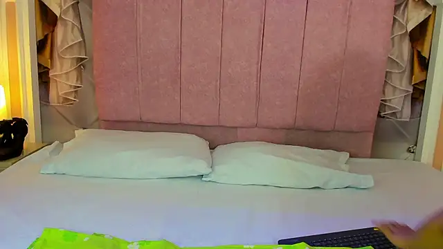 Snapshot of mishell_lovely chatting on 02-12-26, 01:39 mishell lovely online show from 02-12-26, 01:39