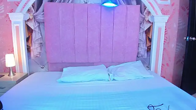 Snapshot of mishell_lovely chatting on 02-15-26, 04:31 mishell lovely online show from 02-15-26, 04:31