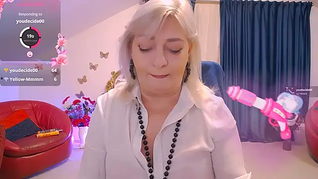 Snapshot of HypnotikCate chatting on 02-23-26, 05:10 HypnotikCate online show from 02-23-26, 05:10