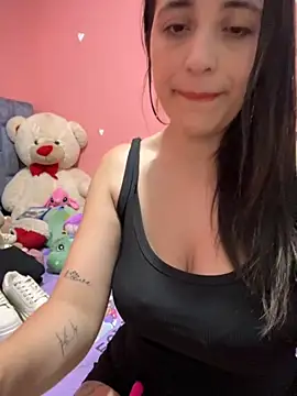 GiaDuque online show from 11-05-25, 11:43