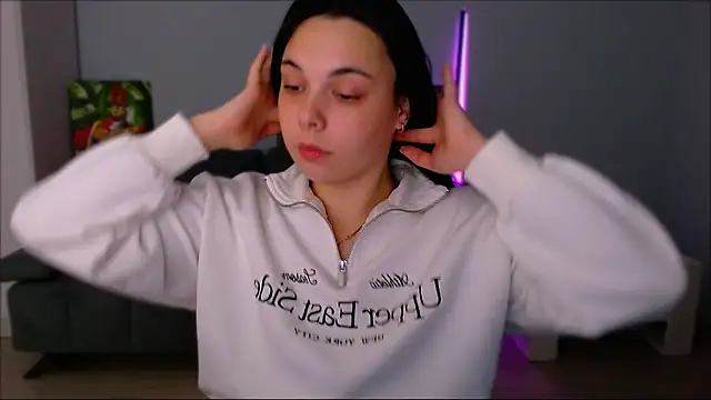 queenofthesense  online show from 10-25-25, 04:35