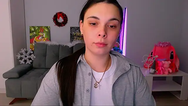 queenofthesense  online show from 11-18-25, 02:43