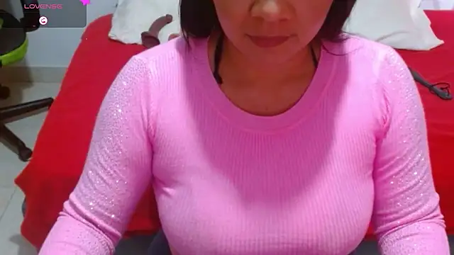 Snapshot of hiilarybrown chatting on 12-03-25, 07:56 hiilarybrown online show from 12-03-25, 07:56