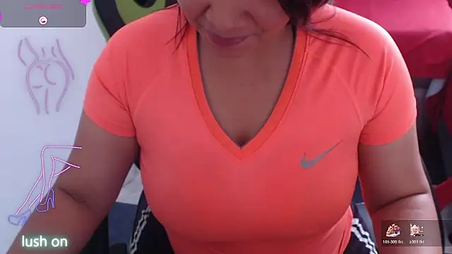 Snapshot of hiilarybrown chatting on 01-12-26, 06:24 hiilarybrown online show from 01-12-26, 06:24