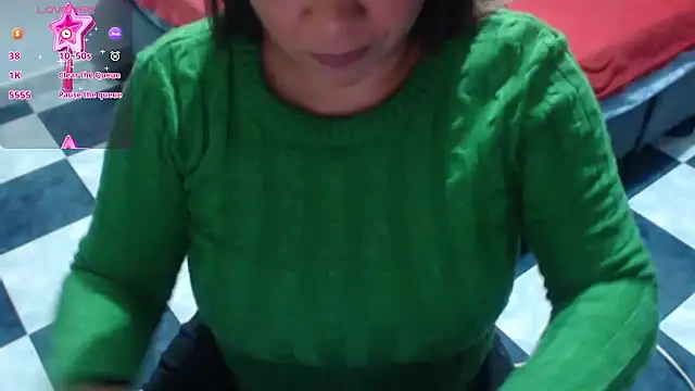 Snapshot of hiilarybrown chatting on 02-01-26, 11:47 hiilarybrown online show from 02-01-26, 11:47