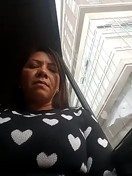 Snapshot of hiilarybrown chatting on 02-13-26, 09:33 hiilarybrown online show from 02-13-26, 09:33