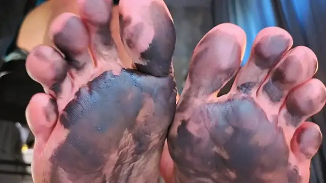 Feet Heelss online show from 09-26-25, 10:19