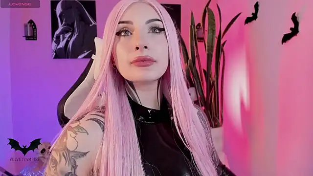 VelvetVampiree online show from 04-19-26, 04:34