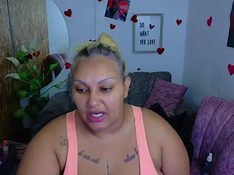 Snapshot of laleska_montenegro chatting on 01-15-26, 05:01 laleska montenegro online show from 01-15-26, 05:01