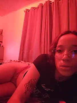 chelsie05 online show from 06-12-26, 04:00