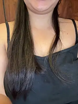 Snapshot of annanya01 chatting on 05-16-26, 03:47 annanya01 online show from 05-16-26, 03:47