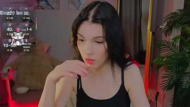 Snapshot of Sophie_SkyAngel chatting on 10-13-25, 01:44 Sophie SkyAngel online show from 10-13-25, 01:44