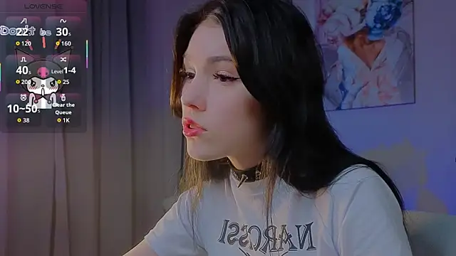 Snapshot of Sophie_SkyAngel chatting on 11-06-25, 09:05 Sophie SkyAngel online show from 11-06-25, 09:05