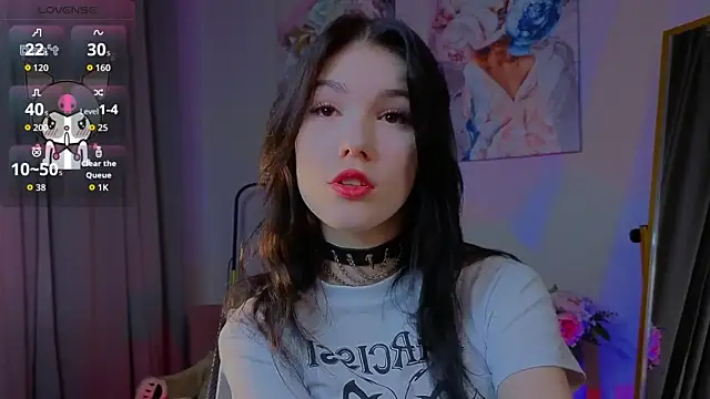 Snapshot of Sophie_SkyAngel chatting on 11-11-25, 09:37 Sophie SkyAngel online show from 11-11-25, 09:37