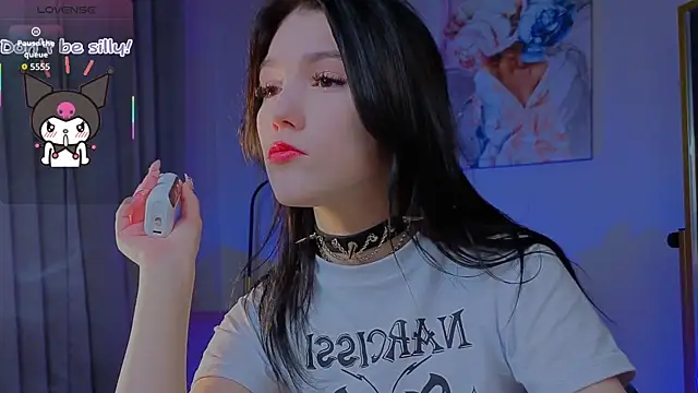 Snapshot of Sophie_SkyAngel chatting on 11-12-25, 08:52 Sophie SkyAngel online show from 11-12-25, 08:52