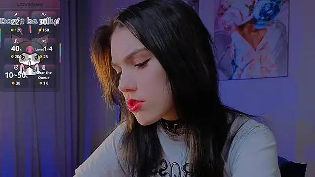 Snapshot of Sophie_SkyAngel chatting on 11-14-25, 08:40 Sophie SkyAngel online show from 11-14-25, 08:40