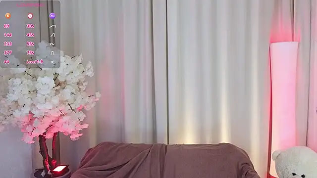 Snapshot of Janet_Jee chatting on 10-25-25, 11:29 Janet Jee online show from 10-25-25, 11:29