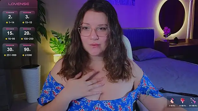 Snapshot of Edalyn_Af chatting on 09-14-25, 10:20 Edalyn Af online show from 09-14-25, 10:20