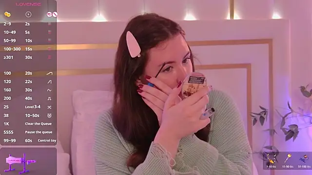 MeganStrain online show from 11-26-25, 03:18