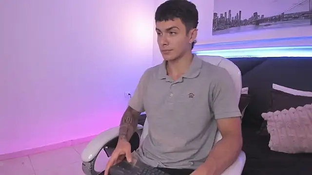 Leo santoro online show from 11-04-25, 02:16