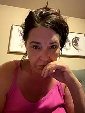 Snapshot of petalsexy chatting on 09-16-25, 05:58 petalsexy online show from 09-16-25, 05:58