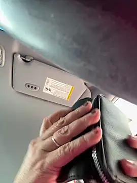 Snapshot of petalsexy chatting on 09-18-25, 10:01 petalsexy online show from 09-18-25, 10:01