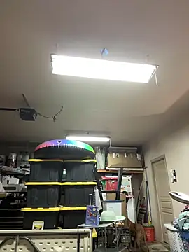 Snapshot of petalsexy chatting on 09-25-25, 05:38 petalsexy online show from 09-25-25, 05:38