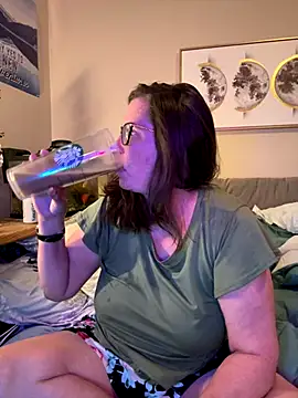 Snapshot of petalsexy chatting on 09-30-25, 05:29 petalsexy online show from 09-30-25, 05:29