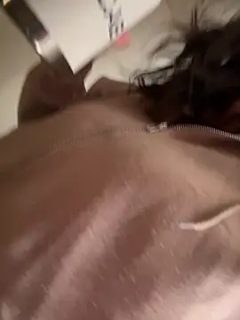 Snapshot of petalsexy chatting on 10-16-25, 05:14 petalsexy online show from 10-16-25, 05:14