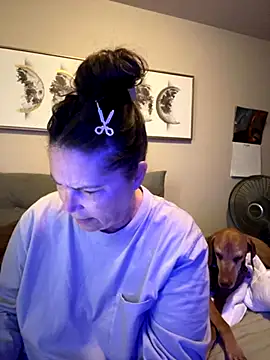 Snapshot of petalsexy chatting on 10-29-25, 06:53 petalsexy online show from 10-29-25, 06:53