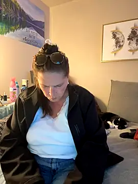 Snapshot of petalsexy chatting on 11-02-25, 12:46 petalsexy online show from 11-02-25, 12:46