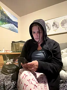 Snapshot of petalsexy chatting on 11-19-25, 04:51 petalsexy online show from 11-19-25, 04:51