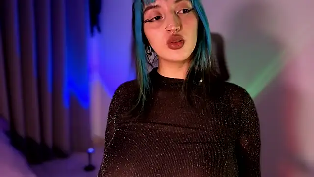 Snapshot of Blueee_cat chatting on 07-19-26, 08:34 Blueee cat online show from 07-19-26, 08:34