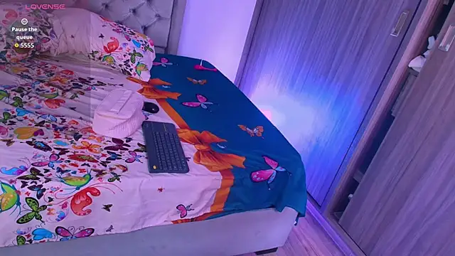 dreamsussi online show from 02-04-26, 09:42