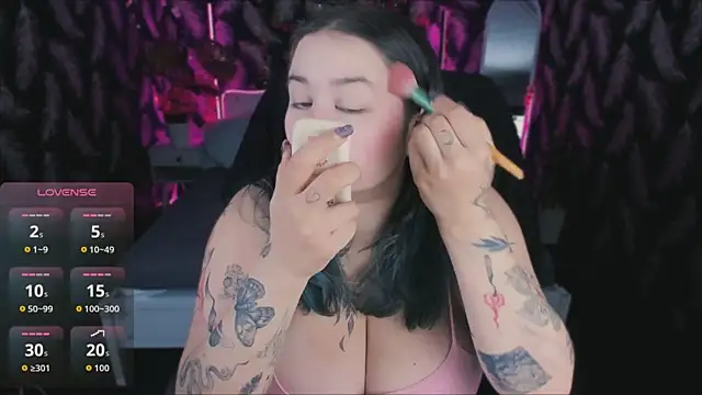 Snapshot of Mira_Fyre chatting on 09-21-25, 09:27 Mira Fyre online show from 09-21-25, 09:27