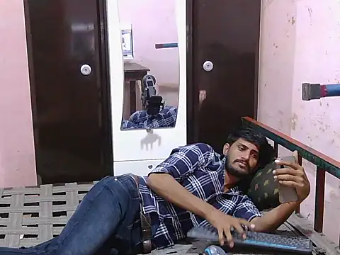 Snapshot of krishjaat43 chatting on 10-29-25, 03:58 krishjaat43 online show from 10-29-25, 03:58